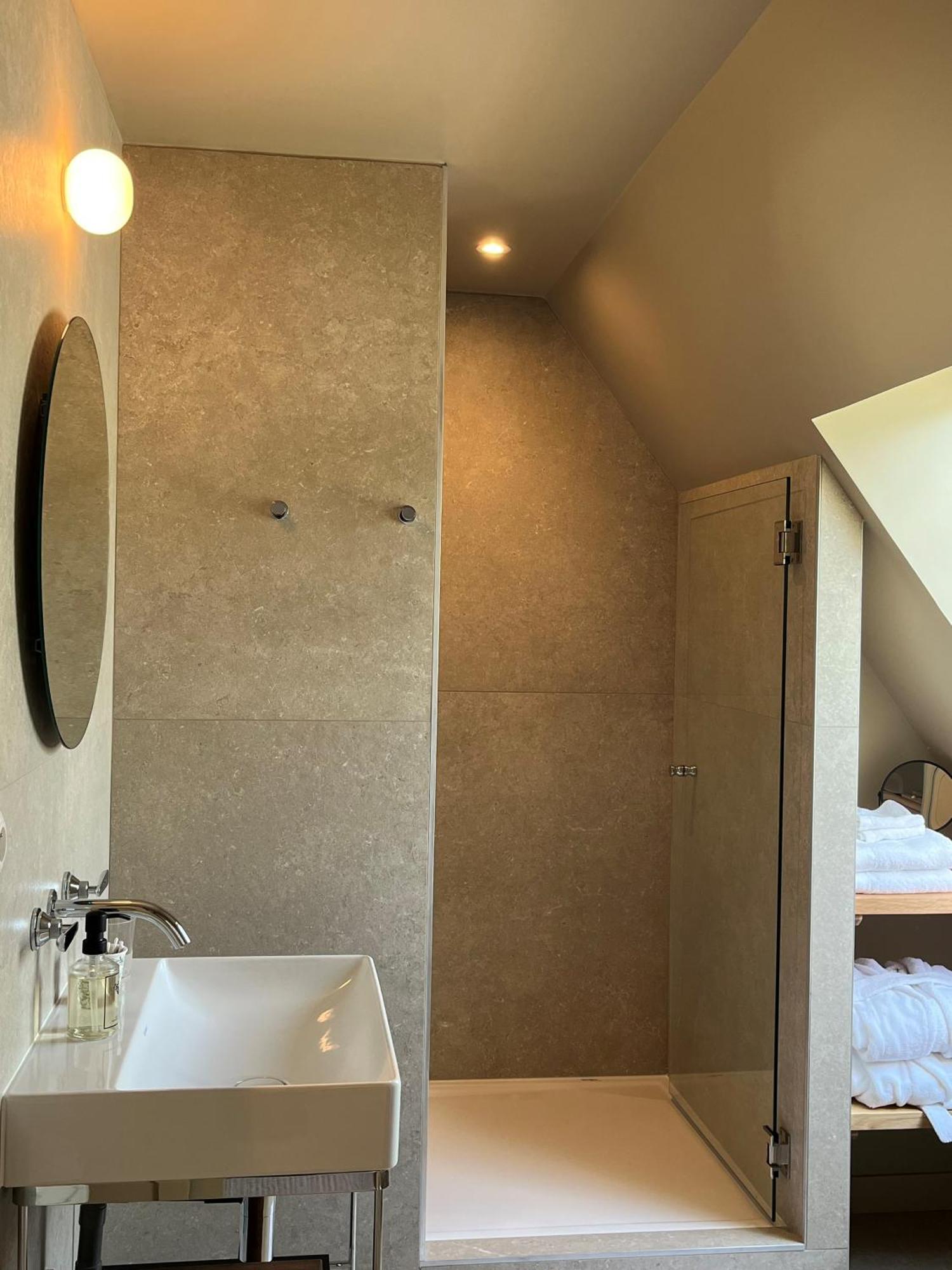 Hotel Les Pres Saint-Hilaire-le-Chatel Ngoại thất bức ảnh