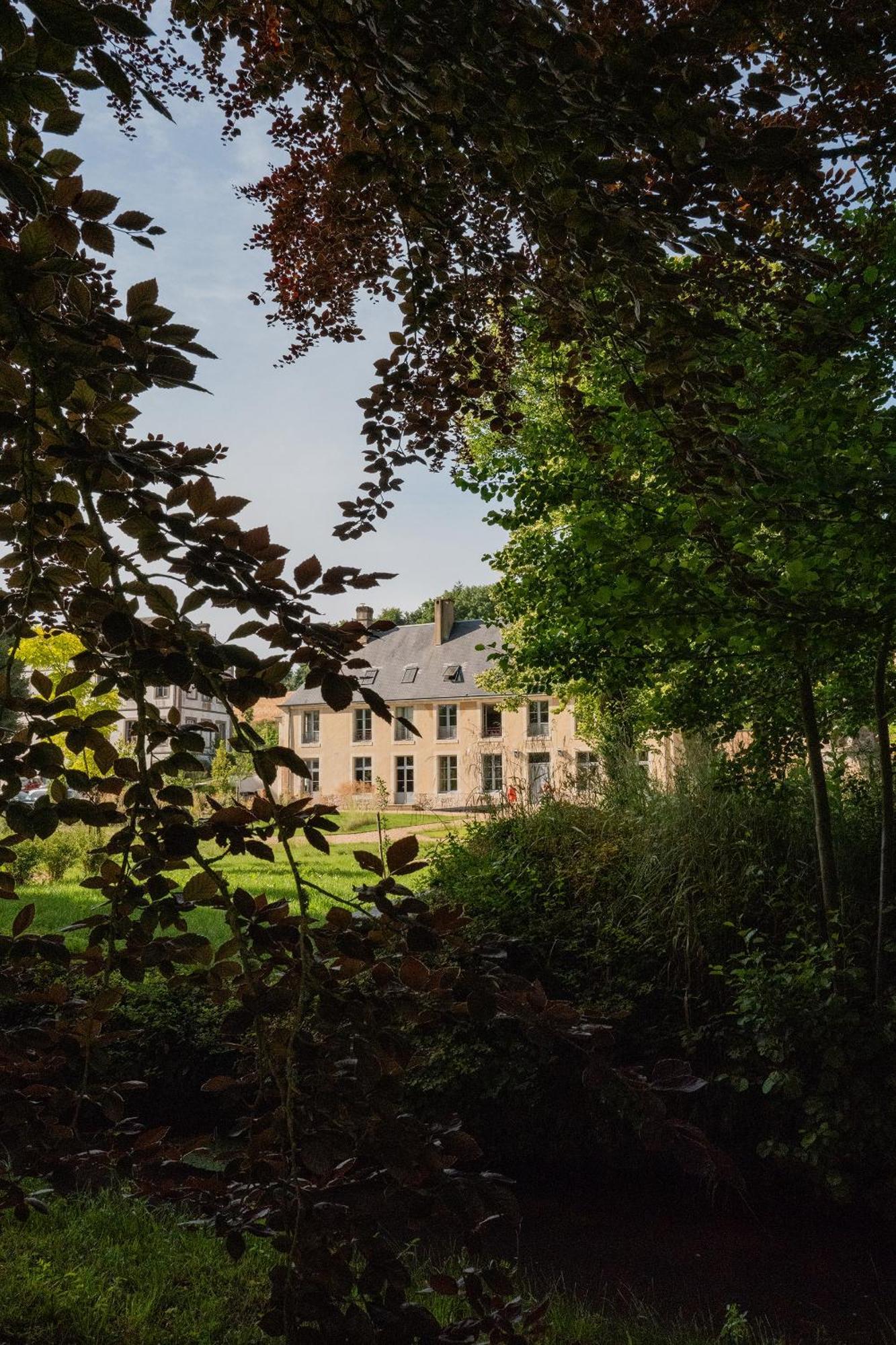 Hotel Les Pres Saint-Hilaire-le-Chatel Ngoại thất bức ảnh